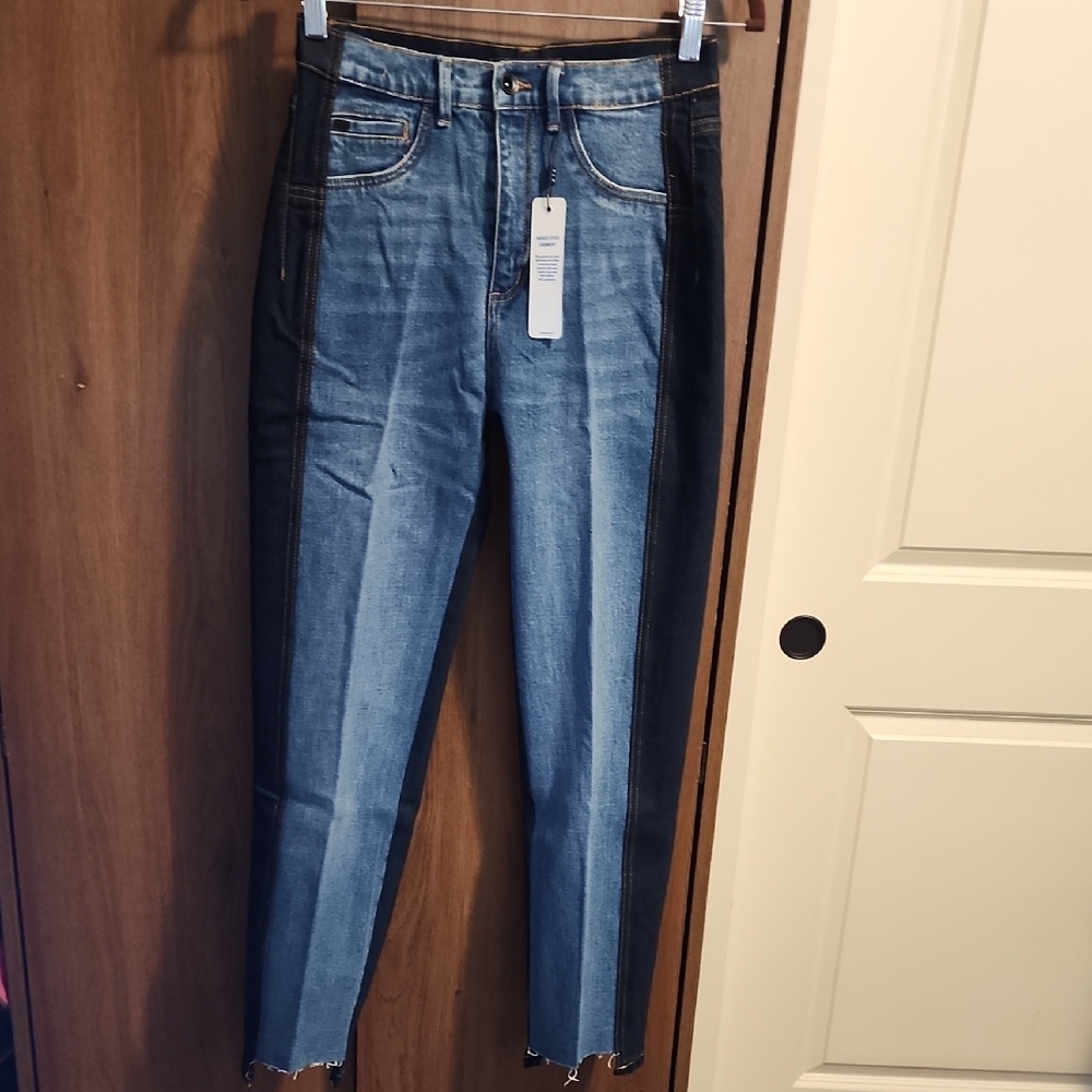 Tractr NWT Two-Tone Skinny JEAN WITH RAW HEM! Super Trendy ✌️ 🔥